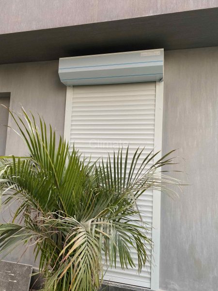 New Giza Rolling Shutter
