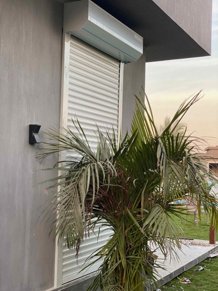New Giza Rolling Shutter