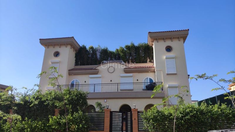 652e4b5f-7fe5-4efd-beed-e1ad19c2cb9b